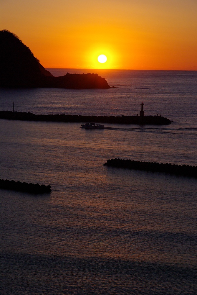 【10月】松崎海岸からの夕陽もどんどん美しくなってきています