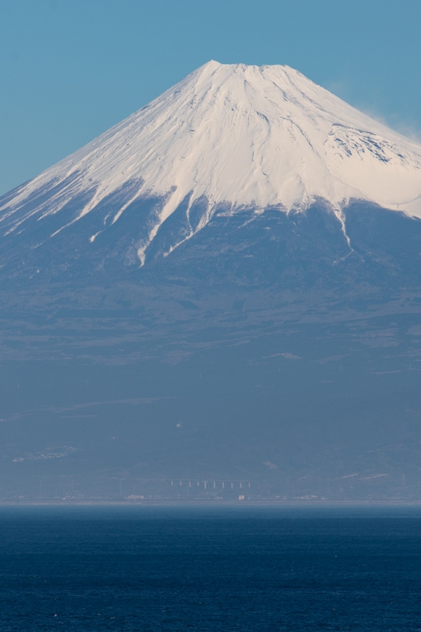 冬も深まり富士山の白雪も深くなってきました
