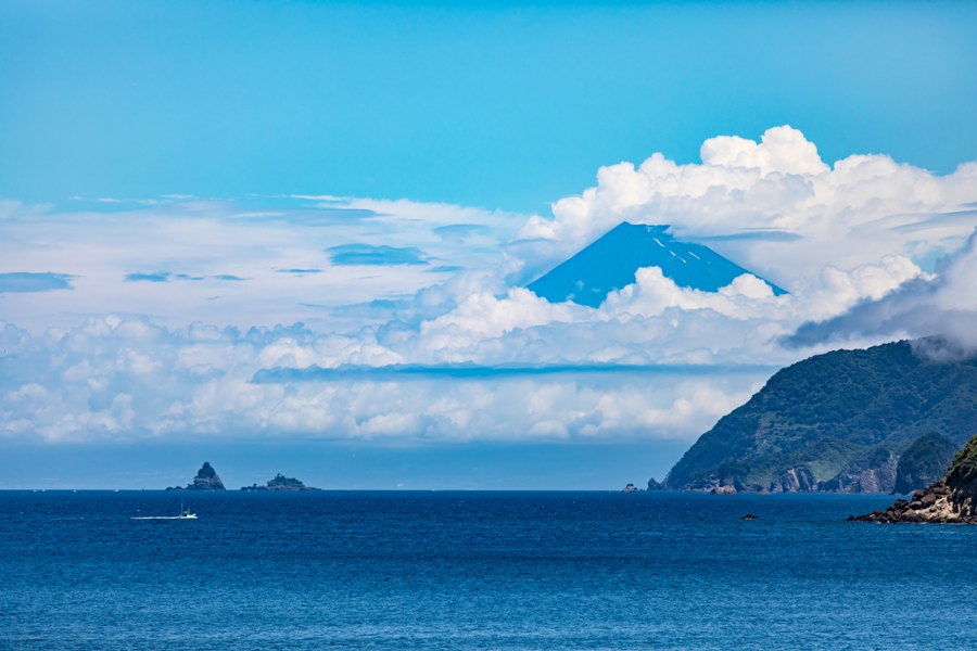 石部海岸からの夏富士