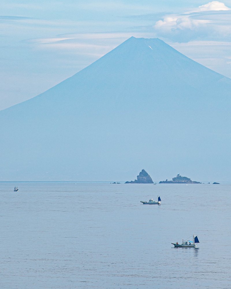 夏ならではの松崎の富士山景-雲見より-